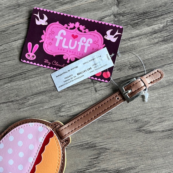NWT fluff Luggage Tag in Vegan Leather - Picture 4 of 5